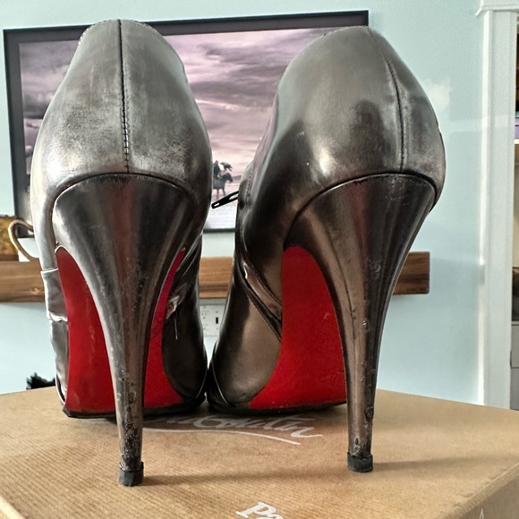 Christian Louboutin - gunmetal grey ankle bootie sz41 - Picture 6 of 6